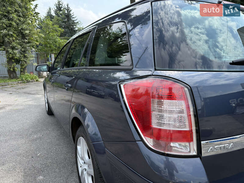 Універсал Opel Astra 2009 в Вінниці