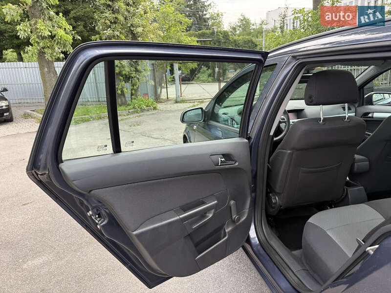Універсал Opel Astra 2009 в Вінниці