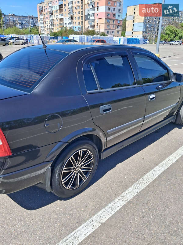 Седан Opel Astra 2006 в Кропивницькому