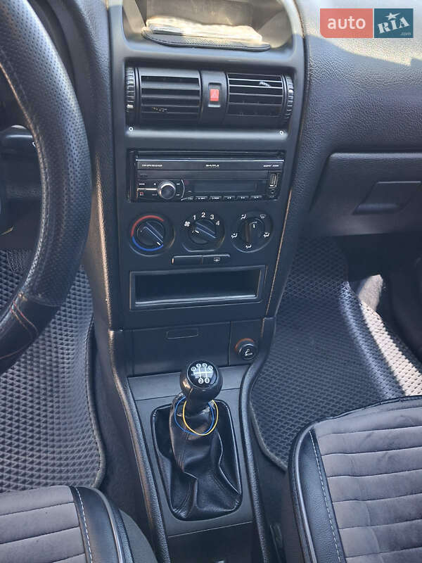 Седан Opel Astra 2006 в Кропивницькому