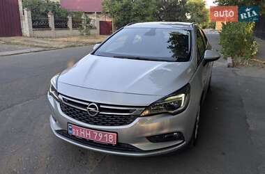 Универсал Opel Astra 2017 в Николаеве