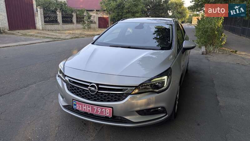 Универсал Opel Astra 2017 в Николаеве