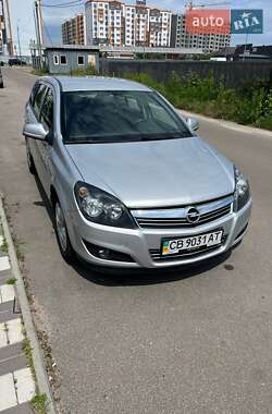 Универсал Opel Astra 2011 в Киеве