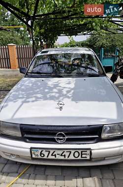 Хетчбек Opel Astra 1993 в Подільську