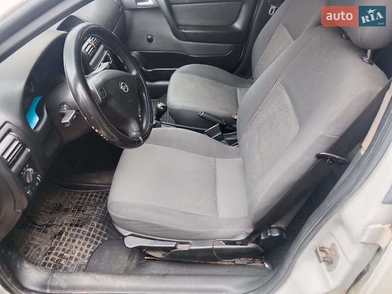 Хетчбек Opel Astra 2007 в Ужгороді