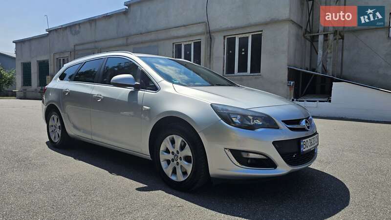 Универсал Opel Astra 2014 в 