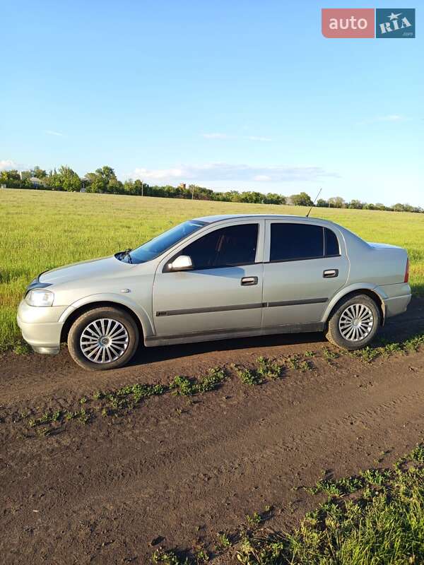 Седан Opel Astra 2008 в Радостном фото 7 Седан Opel Astra 2008 в Радостном