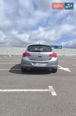 Хетчбек Opel Astra 2011 в 