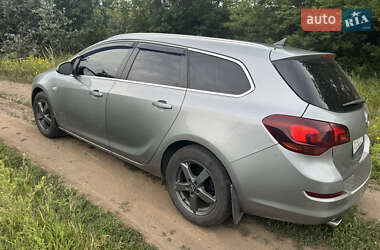 Универсал Opel Astra 2011 в 