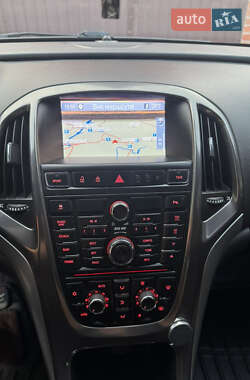 Универсал Opel Astra 2011 в 