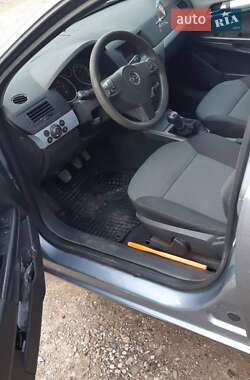 Универсал Opel Astra 2005 в 