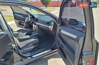 Хэтчбек Opel Astra 2004 в 
