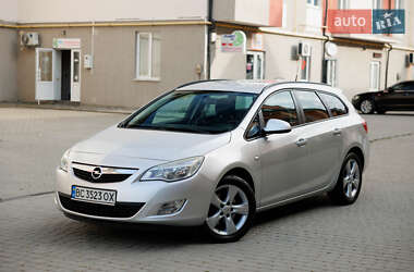 Универсал Opel Astra 2011 в Львове