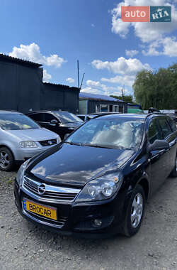 Универсал Opel Astra 2010 в Луцке