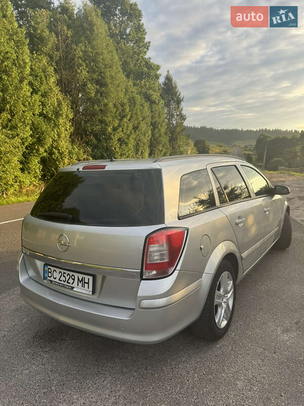 Универсал Opel Astra 2008 в Турке