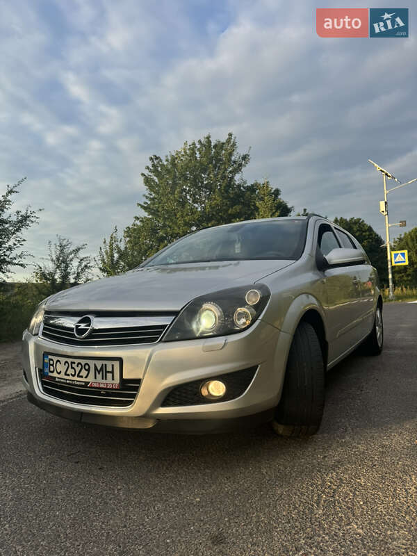 Универсал Opel Astra 2008 в Турке