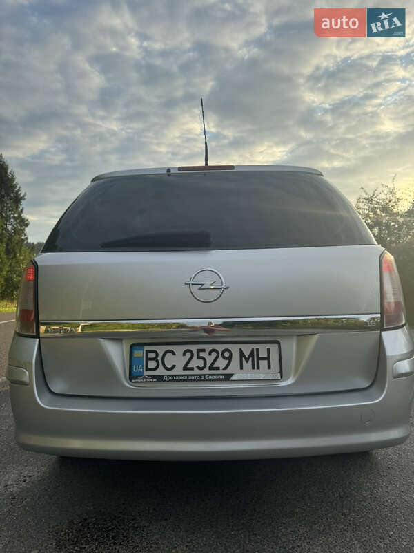 Универсал Opel Astra 2008 в Турке