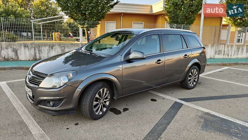 Opel Astra 2010