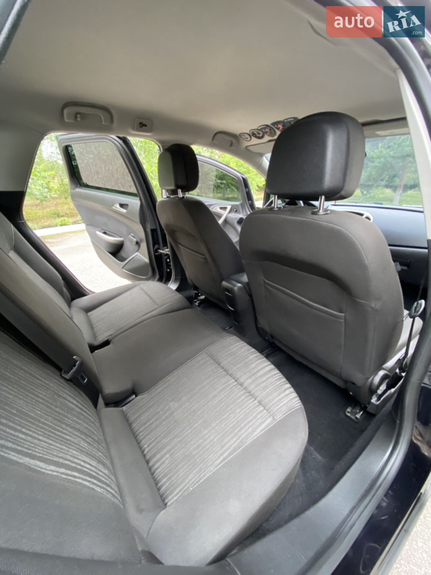 2010 Opel Astra - мініатюра 44