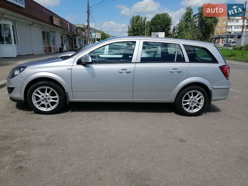 Универсал Opel Astra 2011 в Бердичеве фото 2 Универсал Opel Astra 2011 в Бердичеве