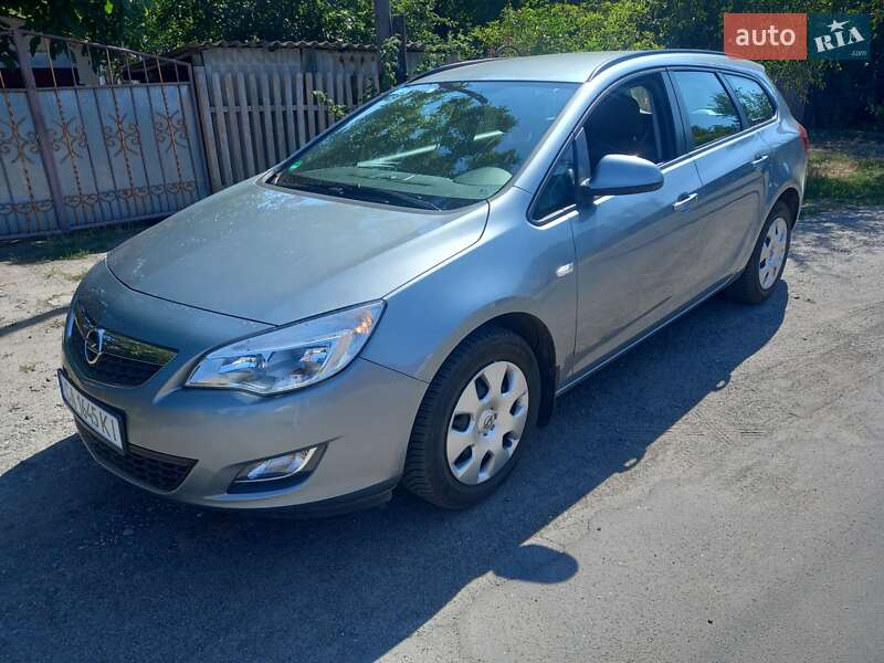 Opel Astra 2011
