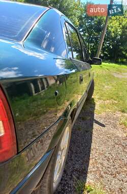 Седан Opel Astra 1999 в 
