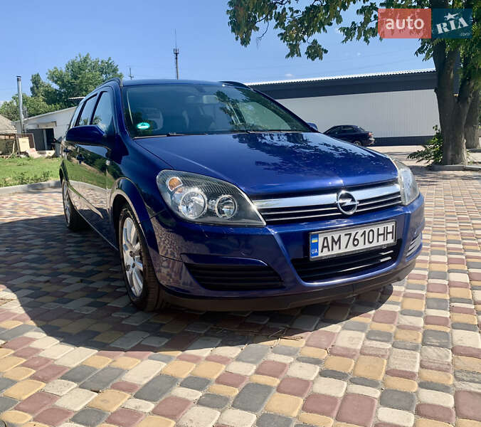 Универсал Opel Astra 2005 в 