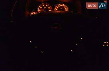 Хэтчбек Opel Astra 2004 в 