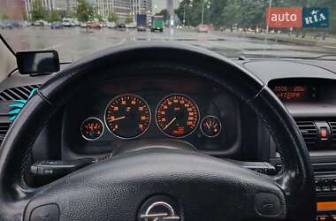 Хэтчбек Opel Astra 2004 в 