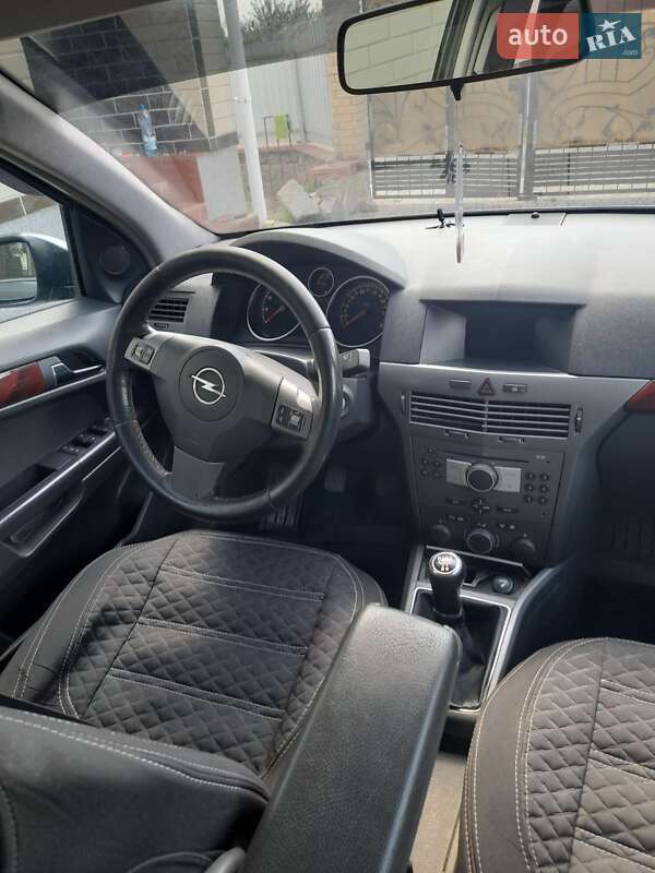 Универсал Opel Astra 2005 в Маньковке