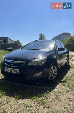 Универсал Opel Astra 2011 в Черкассах