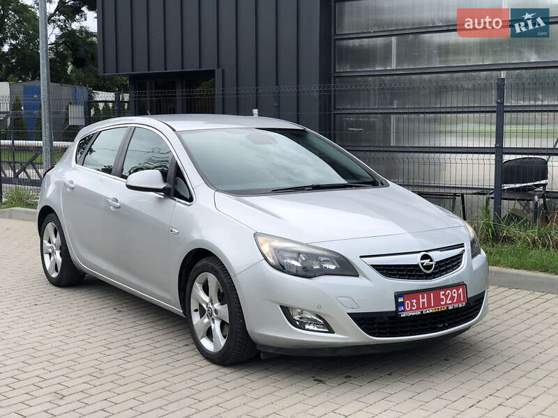 Opel Astra 2013