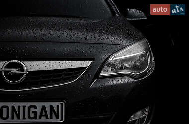 Хэтчбек Opel Astra 2010 в 