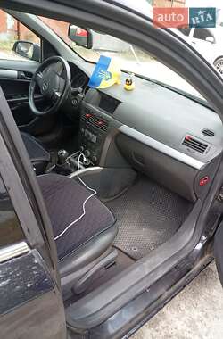 Универсал Opel Astra 2006 в 