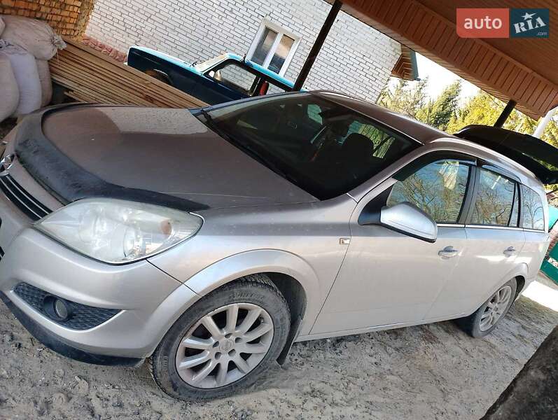 Универсал Opel Astra 2009 в Золочеве