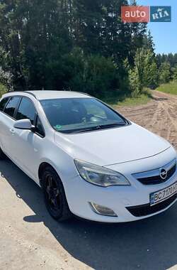 Универсал Opel Astra 2011 в 