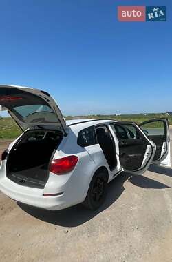 Универсал Opel Astra 2011 в 
