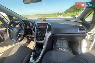 Универсал Opel Astra 2011 в 