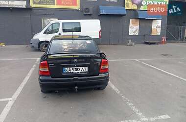 Седан Opel Astra 2004 в 