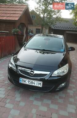 Хэтчбек Opel Astra 2010 в Мизоче