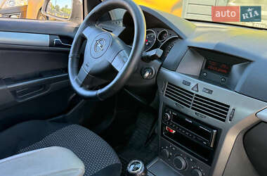 Универсал Opel Astra 2006 в 