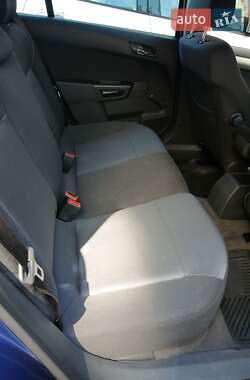 Универсал Opel Astra 2010 в 