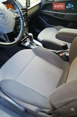 Универсал Opel Astra 2010 в 