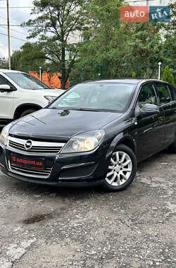 Хетчбек Opel Astra 2012 в Сумах