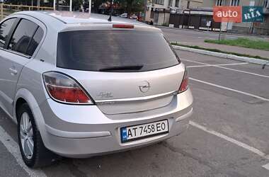 Хэтчбек Opel Astra 2008 в 