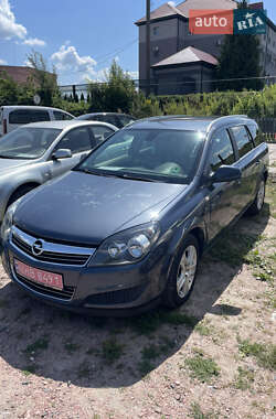 Універсал Opel Astra 2010 в Луцьку