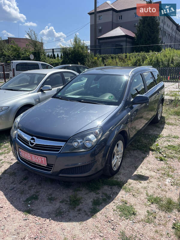 Opel Astra 2010