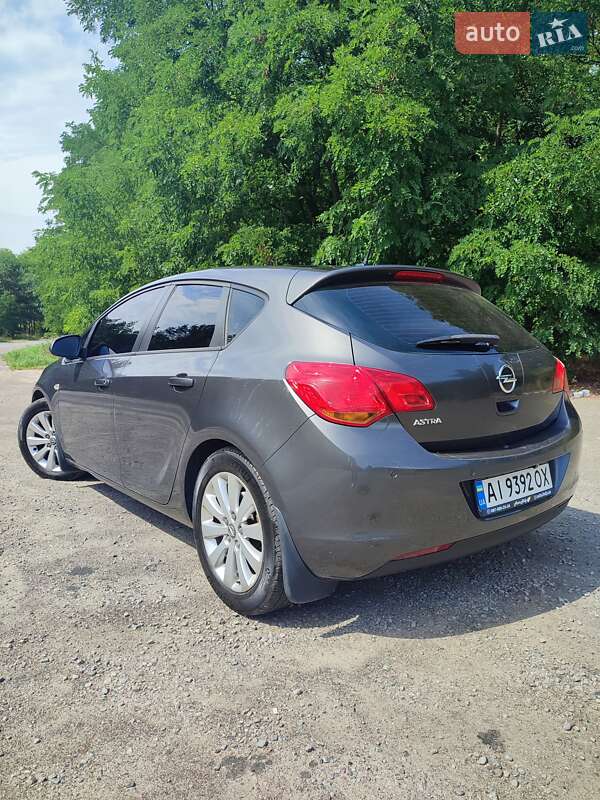Хэтчбек Opel Astra 2010 в Харькове