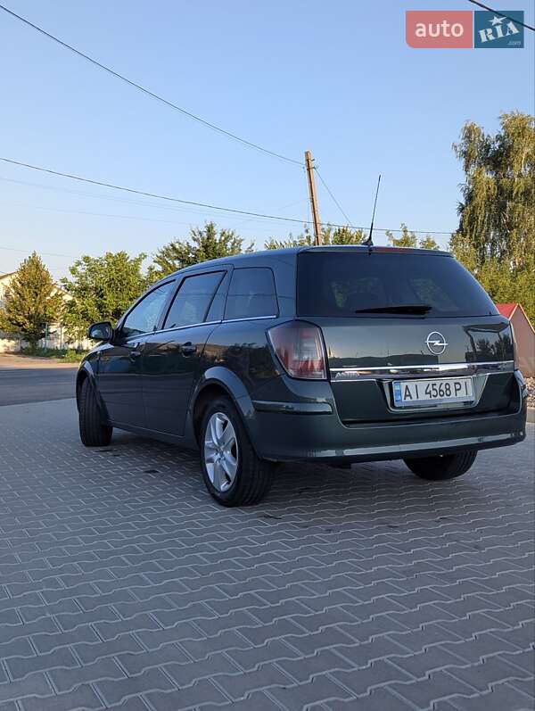 Универсал Opel Astra 2010 в Белой Церкви