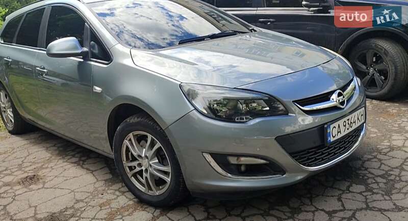 Универсал Opel Astra 2013 в 
